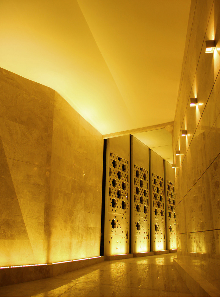 MOSQUE INTERIOR  - Photography: © Ahmad Mirzaee & Samaneh Motaghipishe