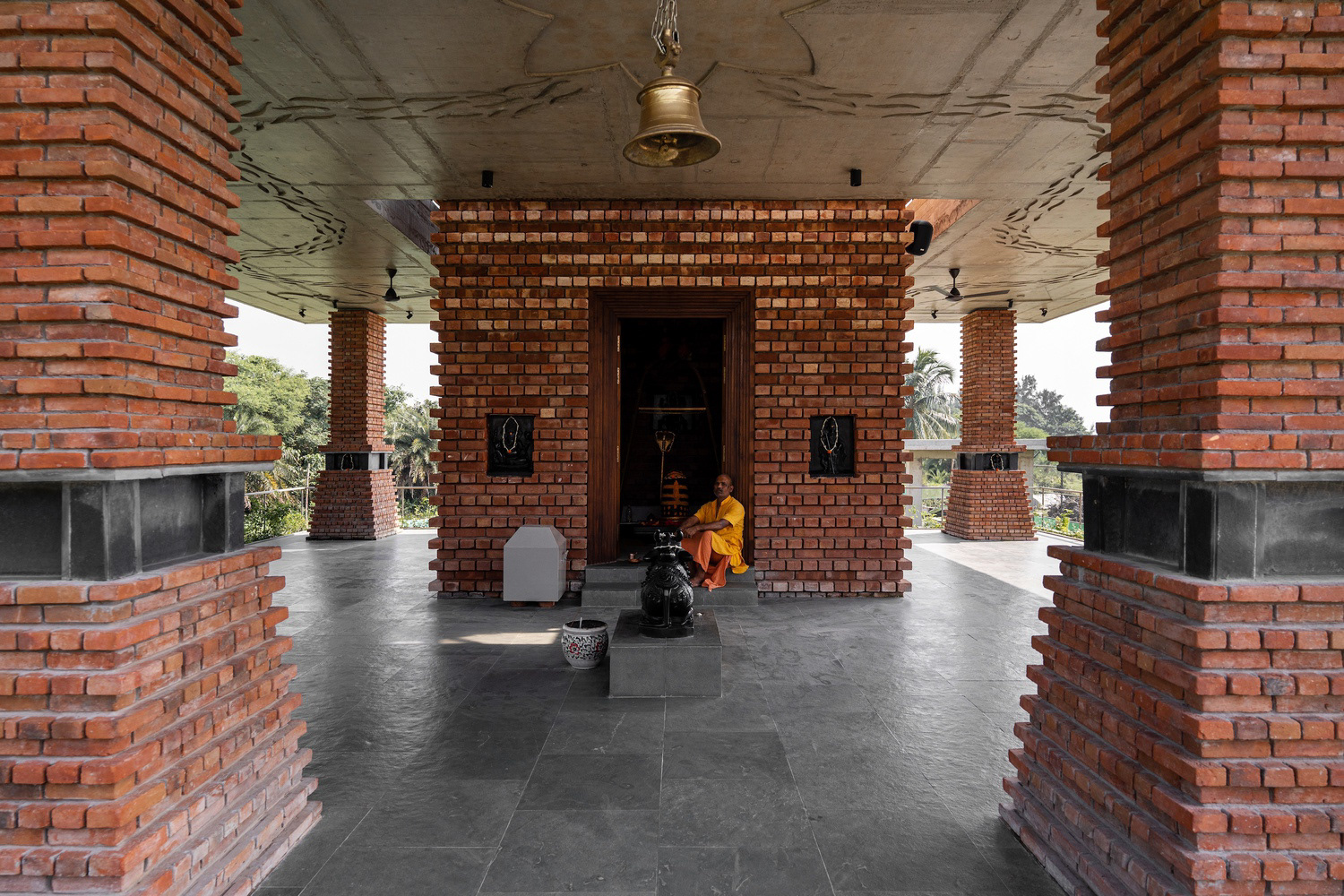 TEMPLE INTERIOR - Photography: © Abhishek Chavhan - Manan Surti Photography