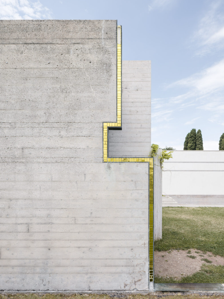 TOMBA BRION EXTERIOR - Photography: © Filippo Poli