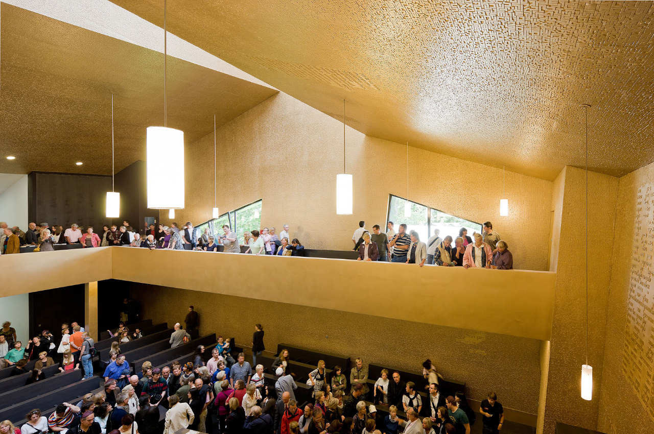 SYNAGOGUE INTERIOR - Photography: © Iwan Baan