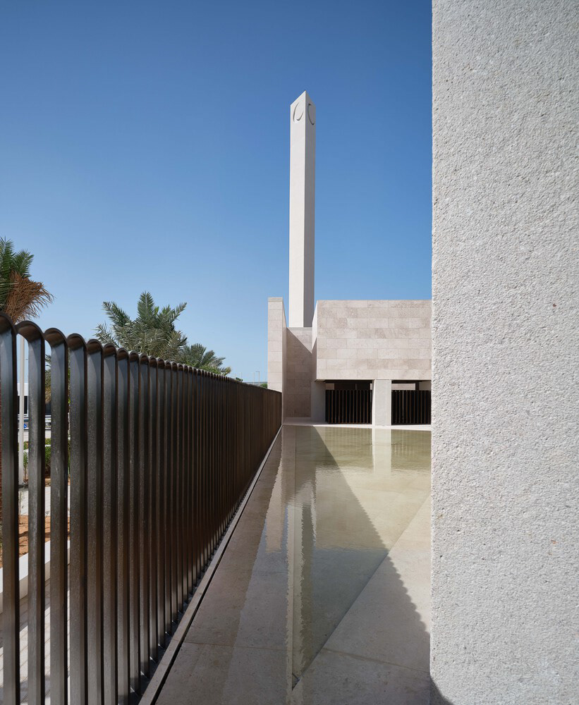 MOSQUE EXTERIOR - Photography: © Dror Baldinger & Arwa Alhati