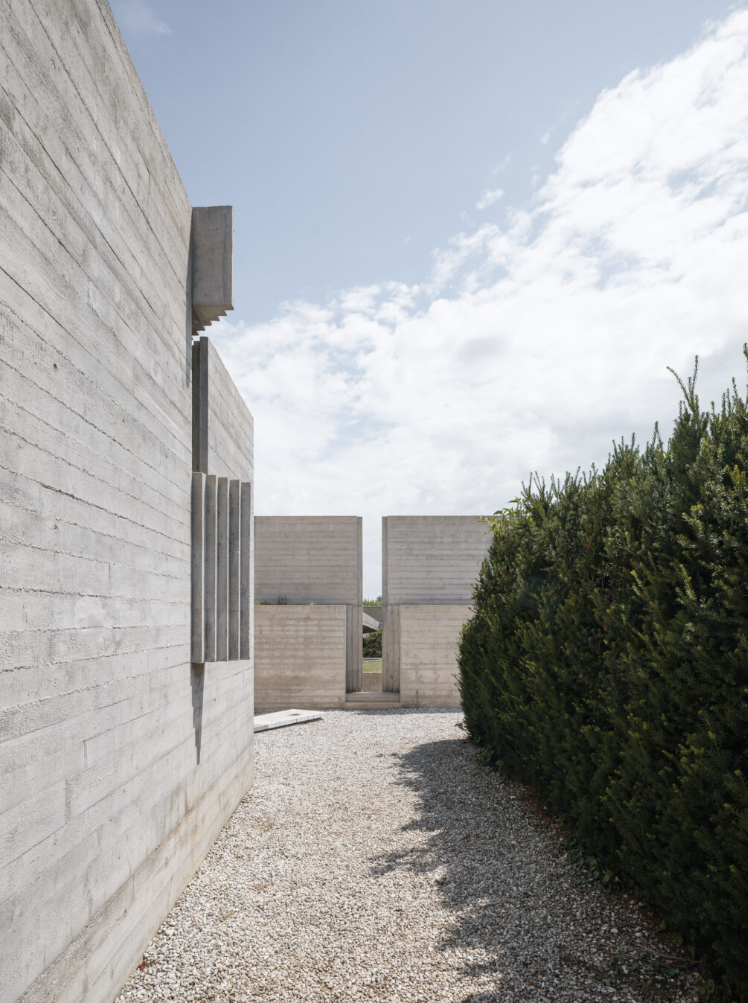 TOMBA BRION EXTERIOR - Photography: © Filippo Poli