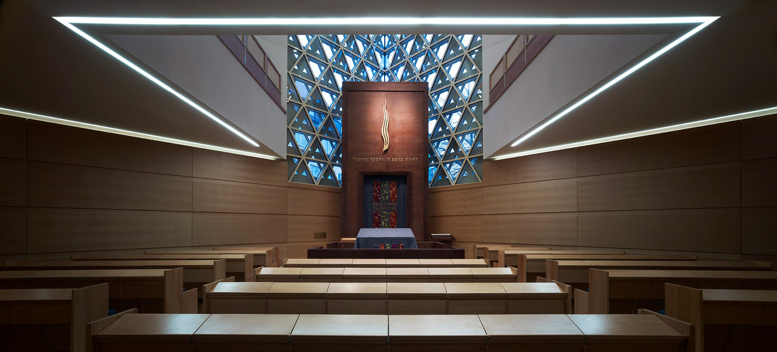 SYNAGOGUE INTERIOR - Photography: © Christian Richters