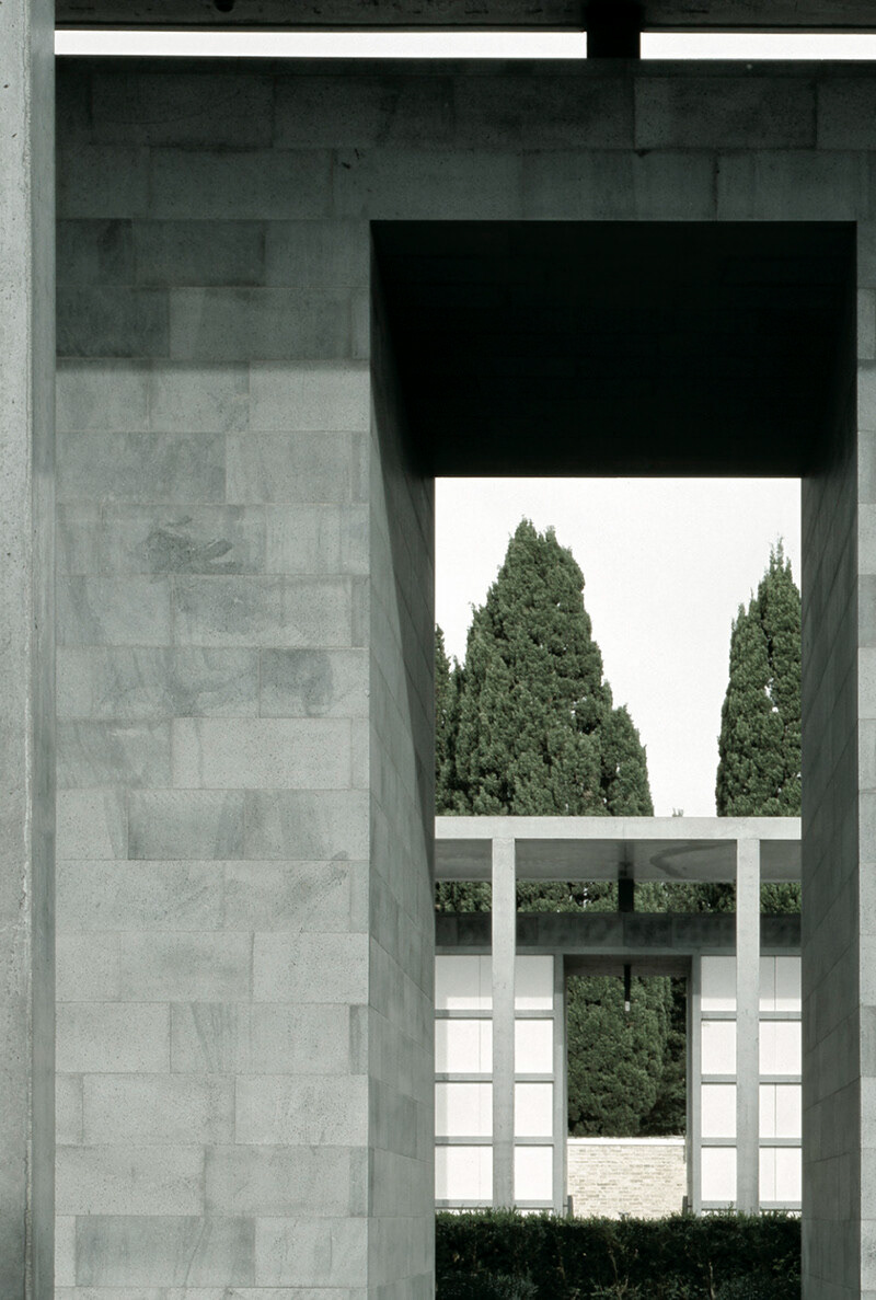 CEMETERY INTERIOR - Photography: © ORCH - Orsenigo Chemollo, Ute Zscharnt, Christian Richters