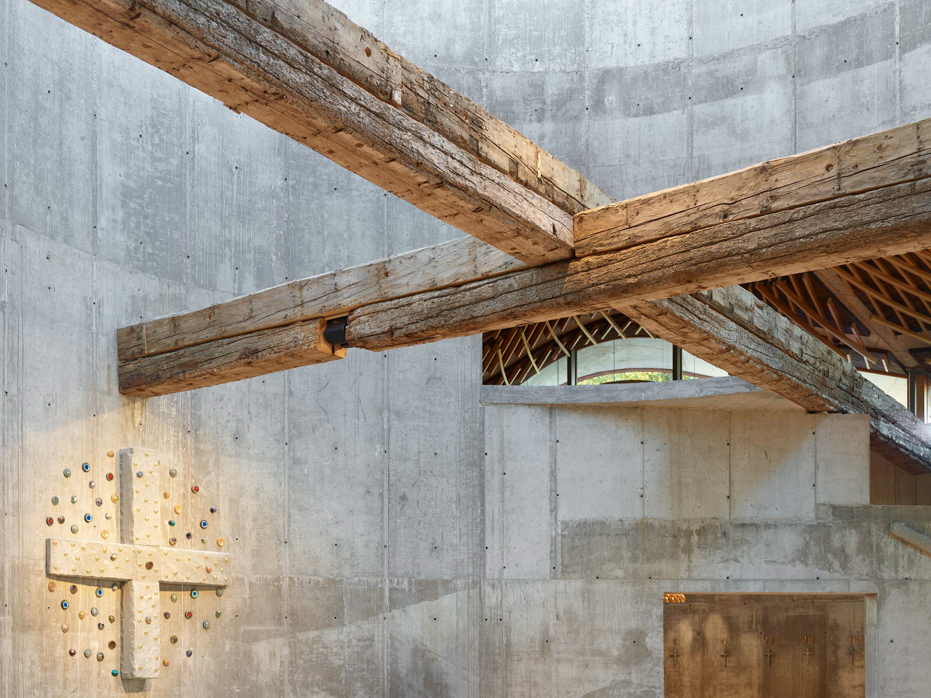 The Duality of Materiality - Photography: © Roland Halbe