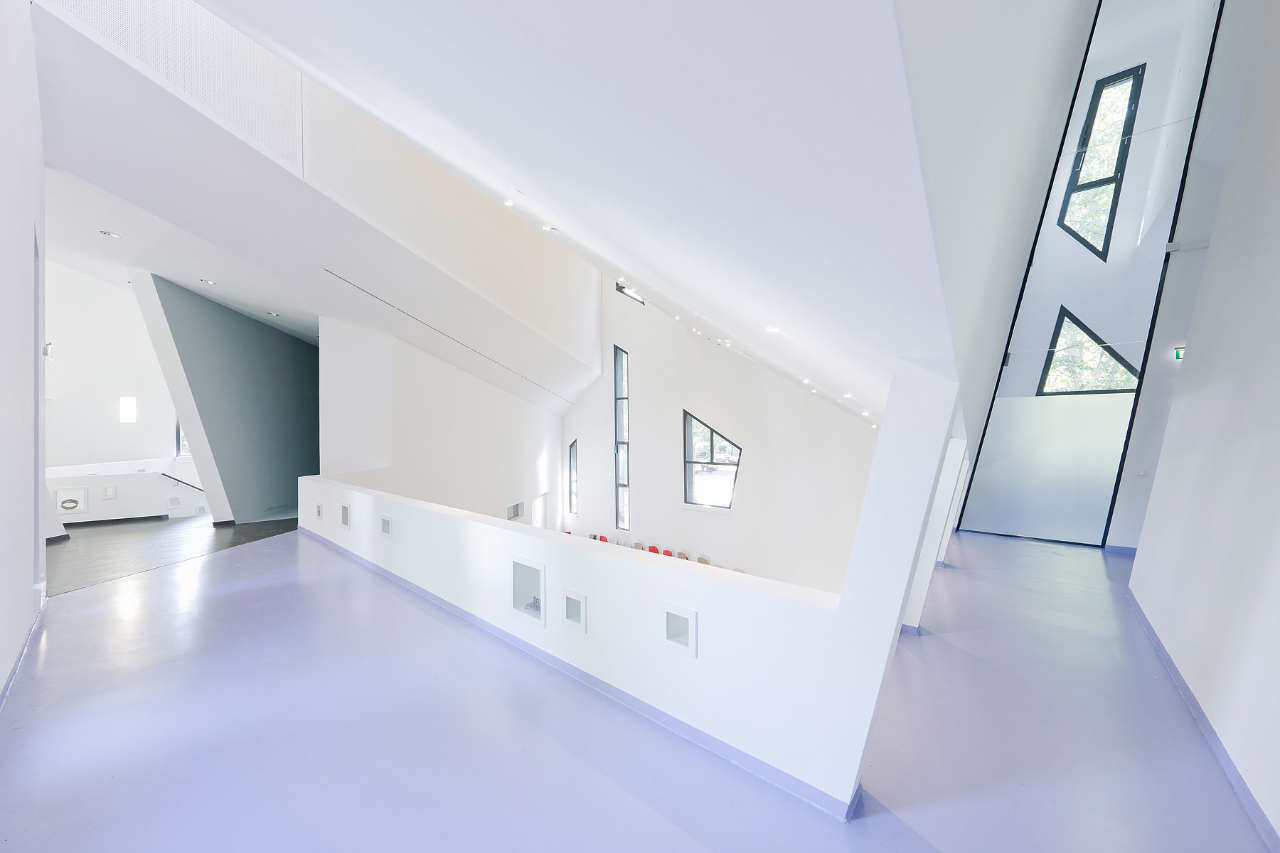 SYNAGOGUE INTERIOR - Photography: © Iwan Baan