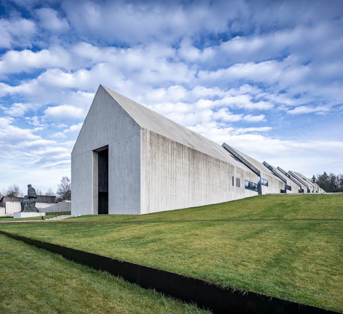 CRYPT EXTERIOR - Photography: © Marcin Czechowicz