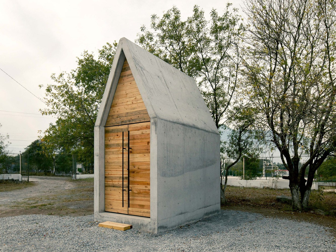 Chapel Exterior - Photography: © Ana Cecilia Garza Villarreal