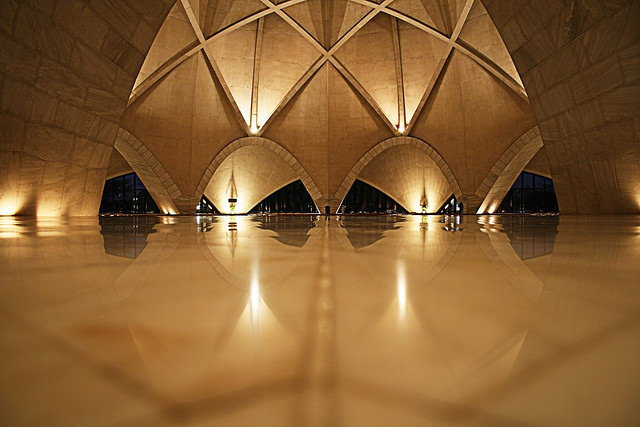 TEMPLE INTERIOR - Photography: © Adib Roy