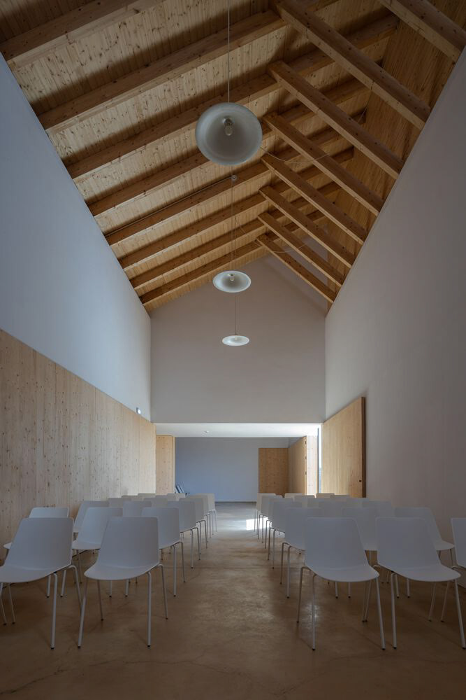 CEMETERY INTERIOR - Photography: © Nuno Almendra