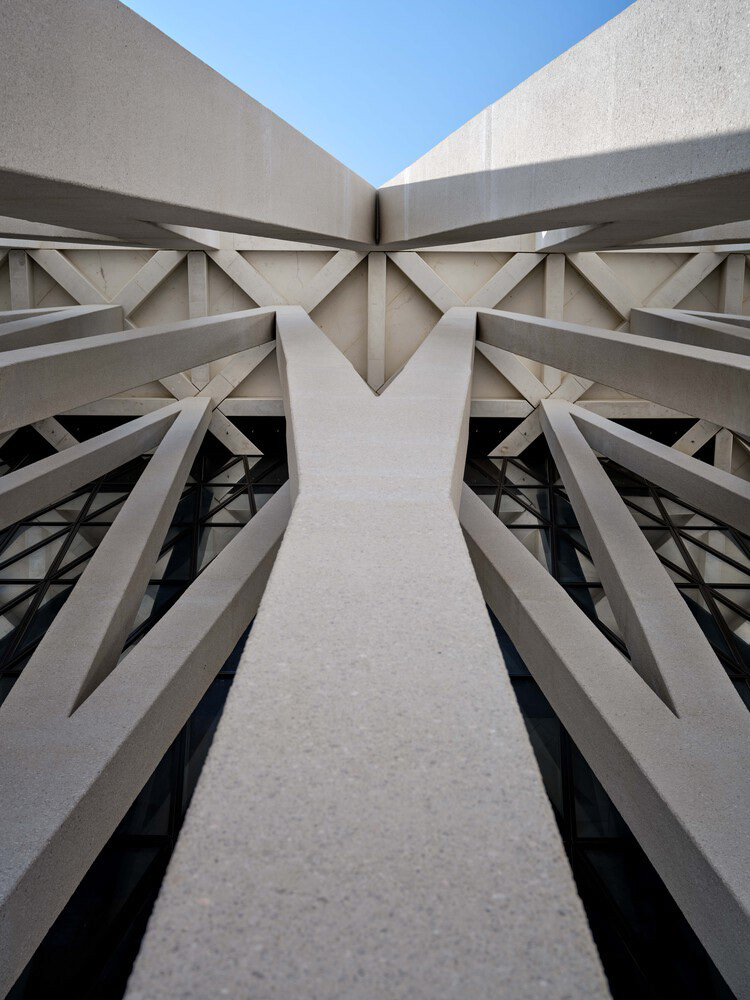 SYNAGOGUE EXTERIOR - Photography: © Dror Baldinger & Arwa Alhati