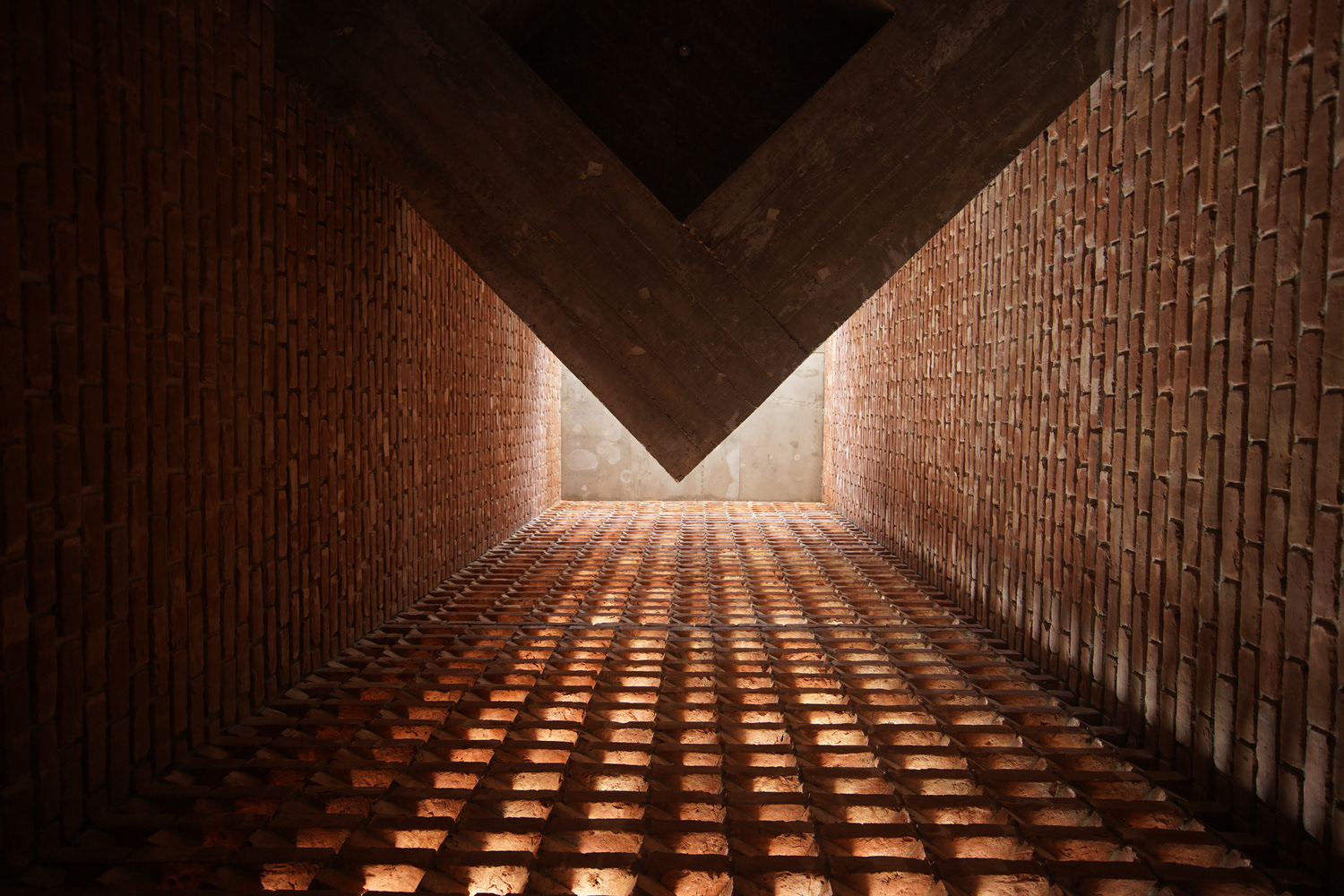 MOSQUE INTERIOR - Photography: © Faruque Abdullah Shawon