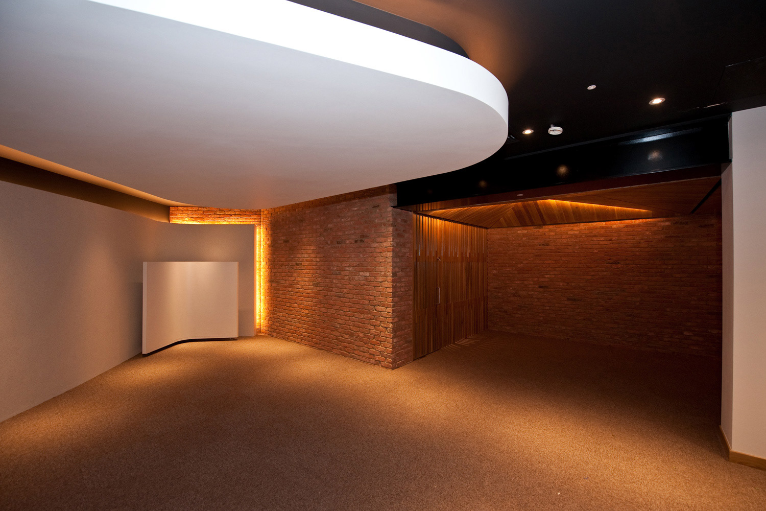 STRATFORD CITY MULTIFAITH SPACE - Photography: © WAM DESIGN