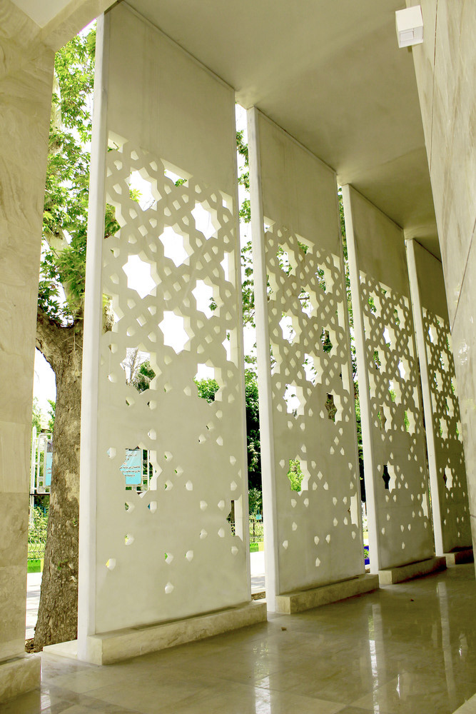 MOSQUE EXTERIOR - Photography: © Ahmad Mirzaee & Samaneh Motaghipishe