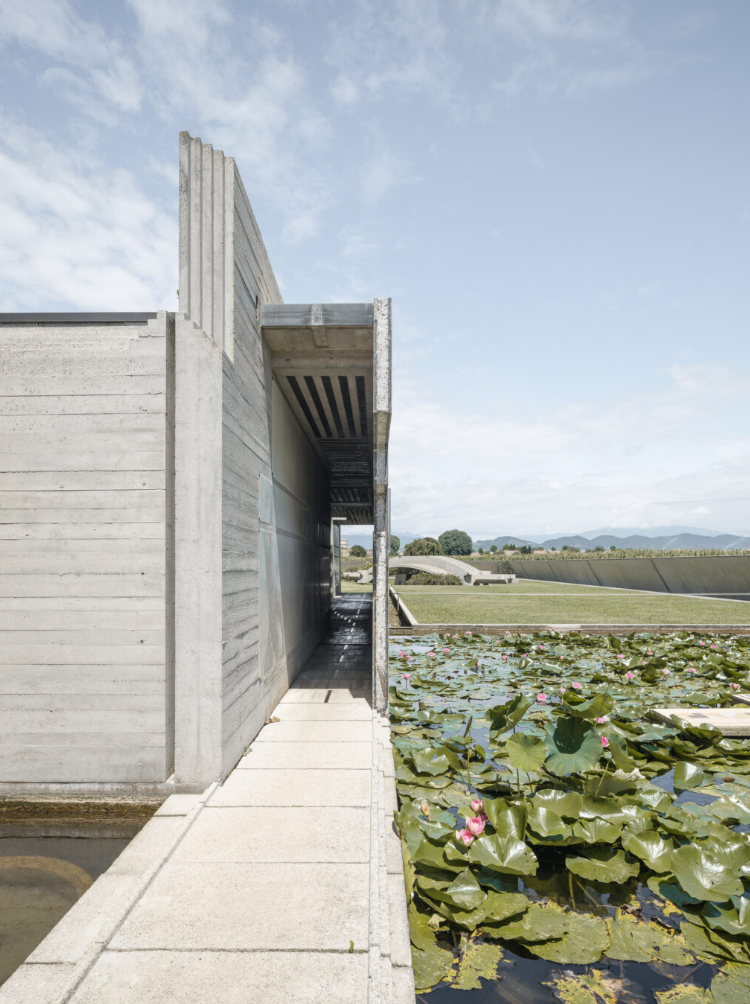 TOMBA BRION EXTERIOR - Photography: © Filippo Poli