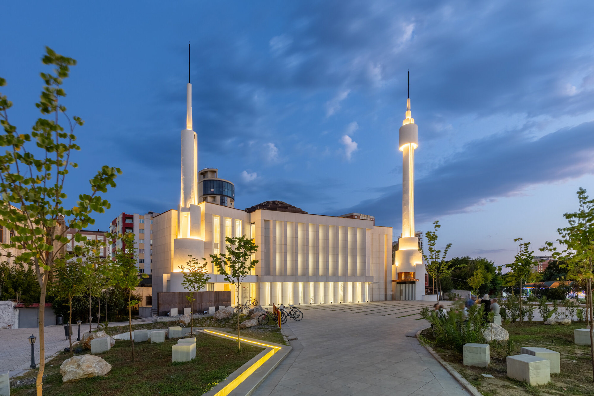 MOSQUE EXTERIOR - Photography: © Besart Cani