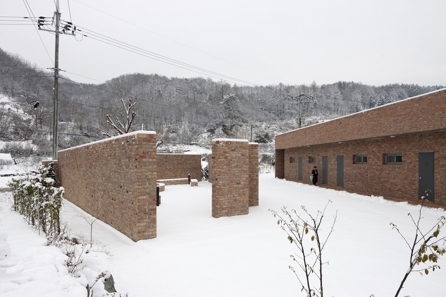 TEMPLE EXTERIOR - Photography: © Youngchae Park & Yongkwan Kim