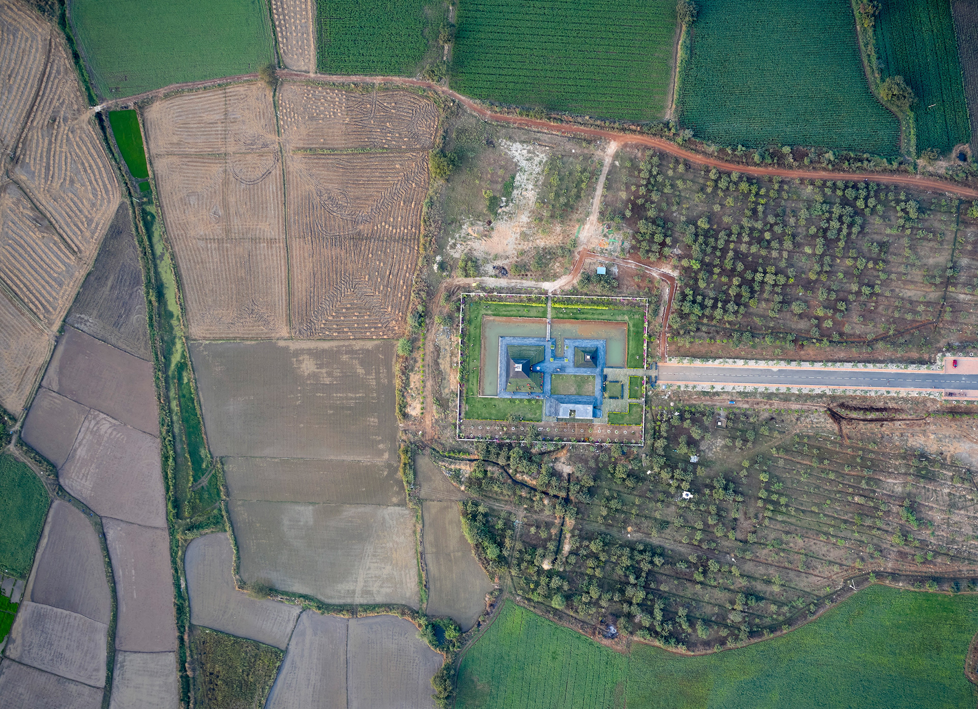SITE - Photography: © Edmund Sumner