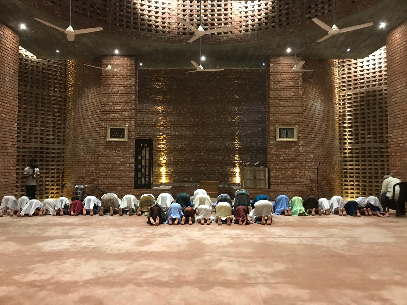 MOSQUE INTERIOR - Photography: © Faruque Abdullah Shawon