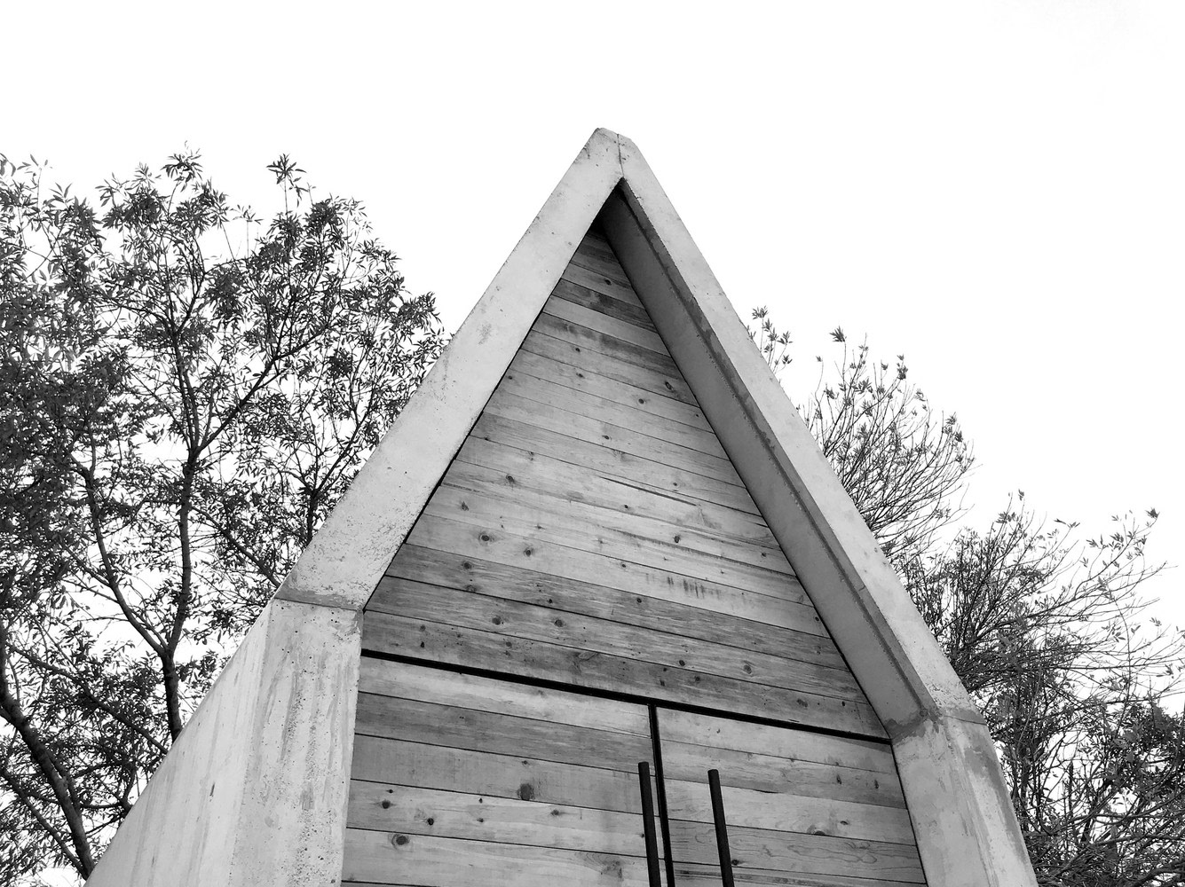 Chapel Exterior - Photography: © Ana Cecilia Garza Villarreal