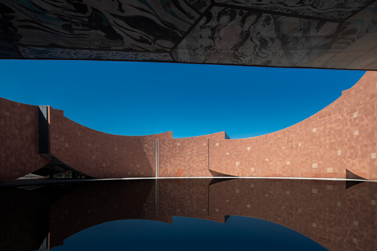 TEMPLE EXTERIOR - Photography: © Arch-Exist, Xiangdong Wang & Hanmo Vision