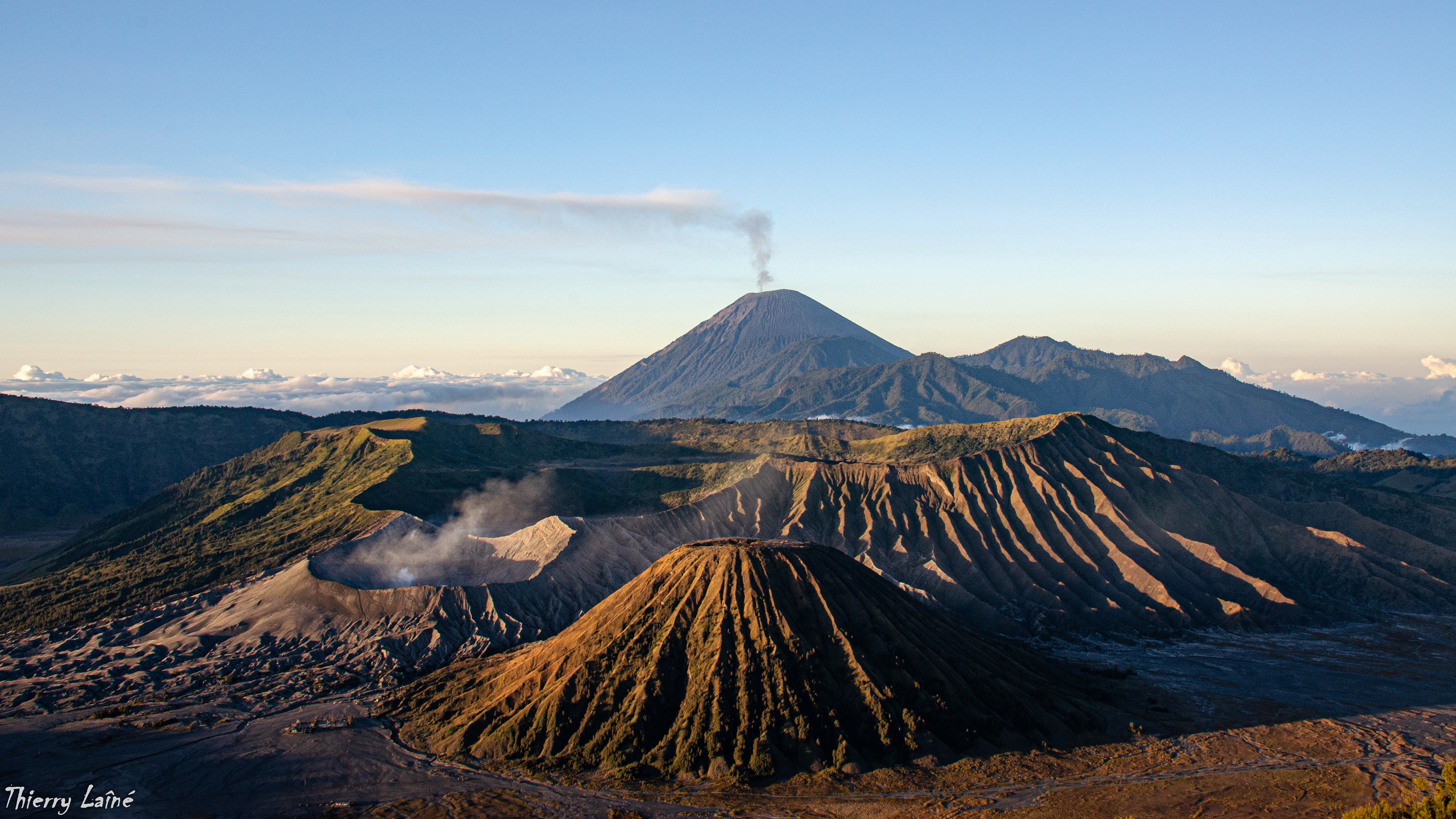 Lever de soleil sur le volcan Bromo - Java - Indonésie 2014