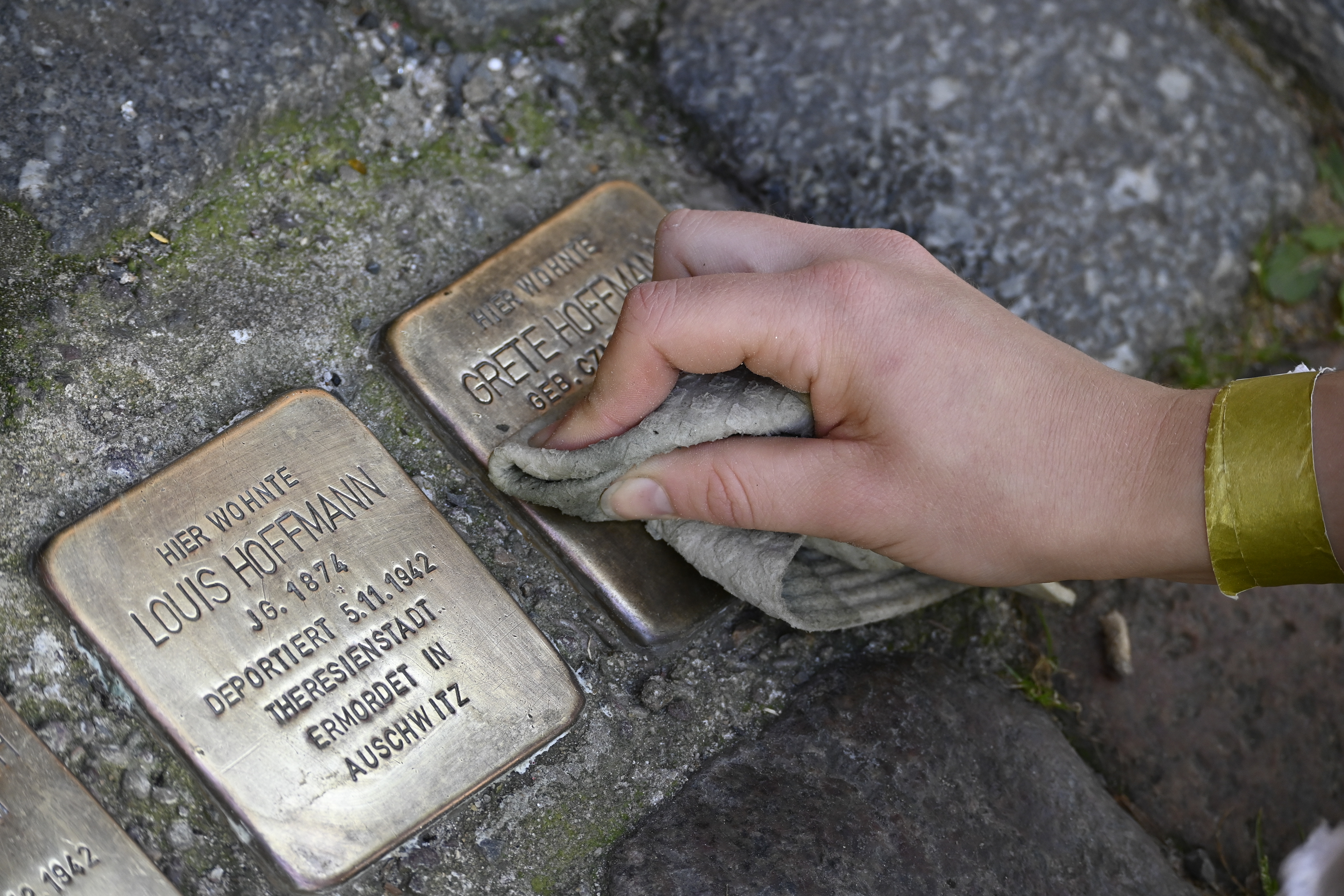 Stolpersteine, Berlin Senefelderstraße 