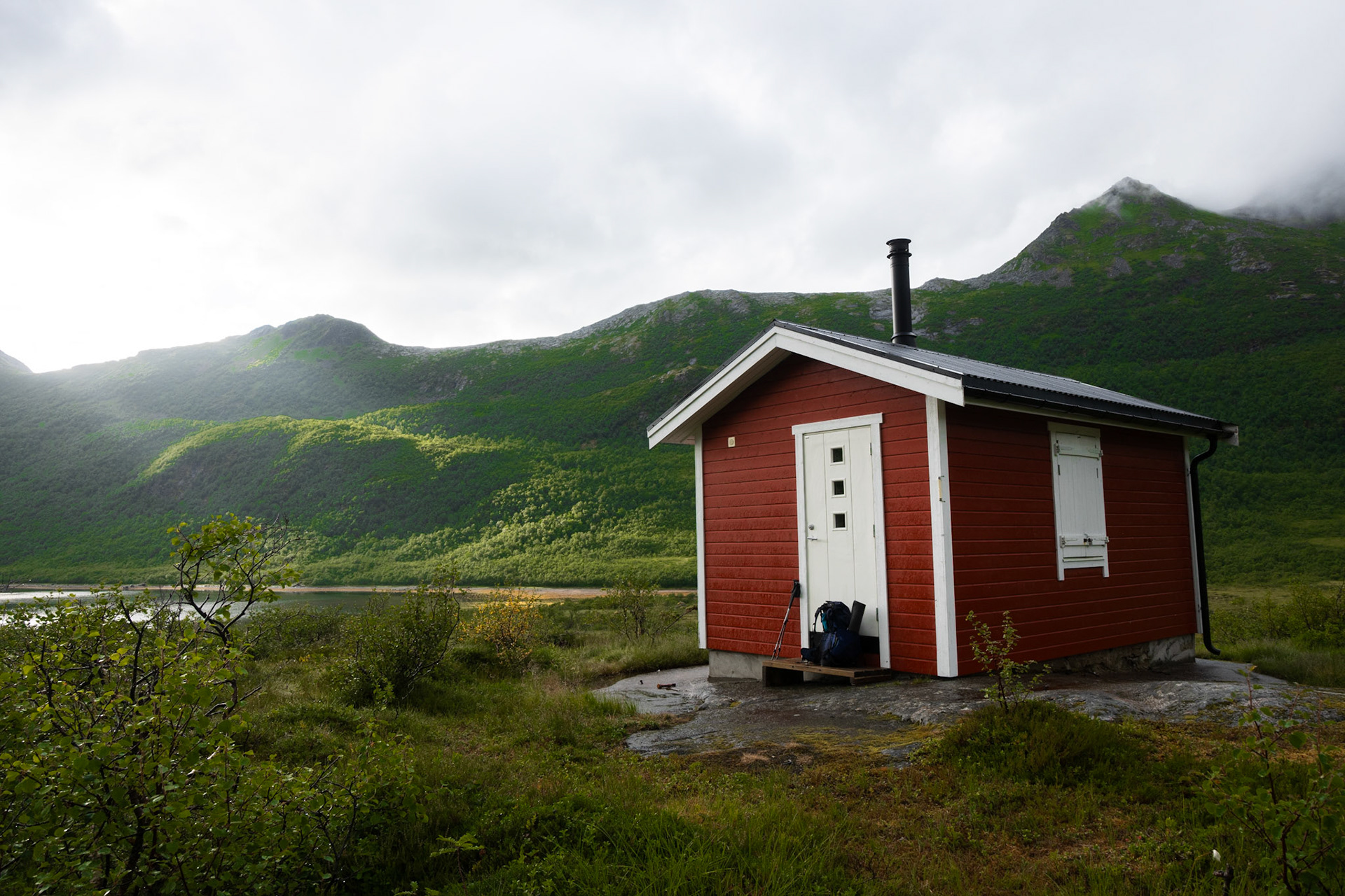 After the bogs and ridges, we finally found this cute hut. It was private, but a bit further on we found a public hut we stayed the night at. Met an Italian, Francesco, who we bumped into on and off on the rest of our route.