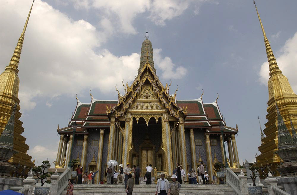 File name            :DSC_0034.JPG
File size            :1.1MB(1105856Bytes)
Date taken           :2002/04/18 19:18:15
Image size           :2000 x 1312
Resolution           :300 x 300 dpi
Number of bits       :8bit/channel
Protection attribute :Off
Hide Attribute       :Off
Camera ID            :N/A
Camera               :NIKON D1H
Quality mode         :FINE
Metering mode        :Spot
Exposure mode        :Programmed auto
Speed light          :No
Focal length         :17 mm
Shutter speed        :1/400second
Aperture             :F10.0
Exposure compensation:0 EV
White Balance        :Cloudy
Lens                 :17 - 35 mm F 2.8
Flash sync mode      :N/A
Exposure difference  :0.0 EV
Flexible program     :No
Sensitivity          :ISO200
Sharpening           :Normal
Image Type           :Color
Color Mode           :Mode II(Adobe RGB)
Hue adjustment       :3
Saturation Control   :N/A
Tone compensation    :Less contrast
Latitude(GPS)        :N/A
Longitude(GPS)       :N/A
Altitude(GPS)        :N/A