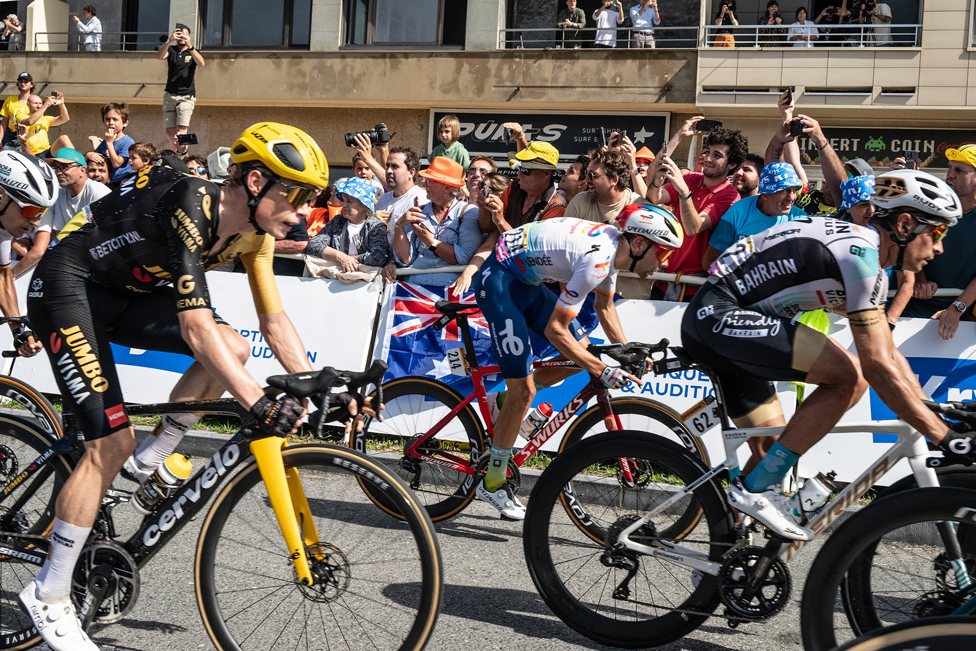 Jonas Vingegaard finishing Stage 2