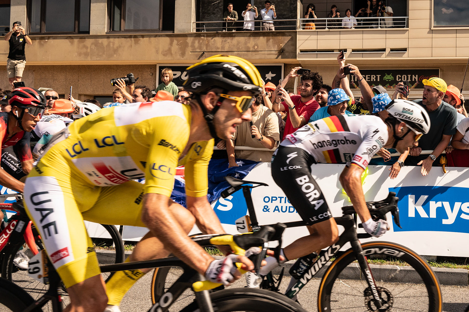 Yellow Jersey Adam Yates finishing Stage 2