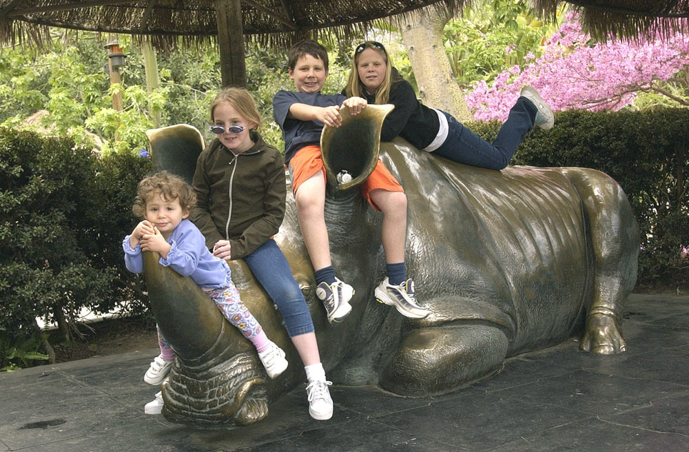 File name            :DSC_0084.JPG
File size            :1.3MB(1338508Bytes)
Date taken           :2002/04/15 13:09:53
Image size           :2000 x 1312
Resolution           :300 x 300 dpi
Number of bits       :8bit/channel
Protection attribute :Off
Hide Attribute       :Off
Camera ID            :N/A
Camera               :NIKON D1H
Quality mode         :FINE
Metering mode        :Matrix
Exposure mode        :Programmed auto
Speed light          :No
Focal length         :25 mm
Shutter speed        :1/160second
Aperture             :F6.0
Exposure compensation:0 EV
White Balance        :Cloudy
Lens                 :17 - 35 mm F 2.8
Flash sync mode      :N/A
Exposure difference  :0.0 EV
Flexible program     :No
Sensitivity          :ISO500
Sharpening           :Normal
Image Type           :Color
Color Mode           :Mode II(Adobe RGB)
Hue adjustment       :3
Saturation Control   :N/A
Tone compensation    :Less contrast
Latitude(GPS)        :N/A
Longitude(GPS)       :N/A
Altitude(GPS)        :N/A