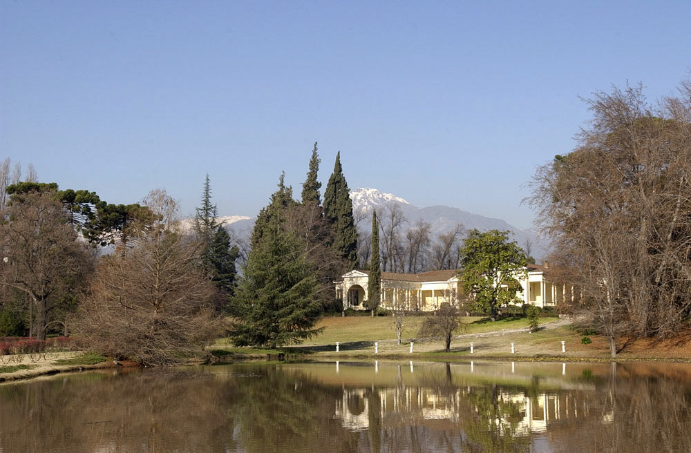 [#Beginning of Shooting Data Section]
Nikon D1H
2002/08/08 11:29:02.0
JPEG (8-bit) Fine
Image Size:  2000 x 1312
Color
Lens: 17-35mm f/2.8-2.8
Focal Length: 35mm
Exposure Mode: Programmed Auto
Metering Mode: Multi-Pattern
1/350 sec - f/9.5
Exposure Comp.: 0 EV
Sensitivity: ISO 250
White Balance: Direct sunlight
AF Mode: AF-C
Tone Comp: Less Contrast
Flash Sync Mode: Not Attached
Color Mode: Mode II (Adobe RGB)
Hue Adjustment: +3
Sharpening: Normal
Noise Reduction: 
Image Description:                                
Camera ID: 
[#End of Shooting Data Section]
