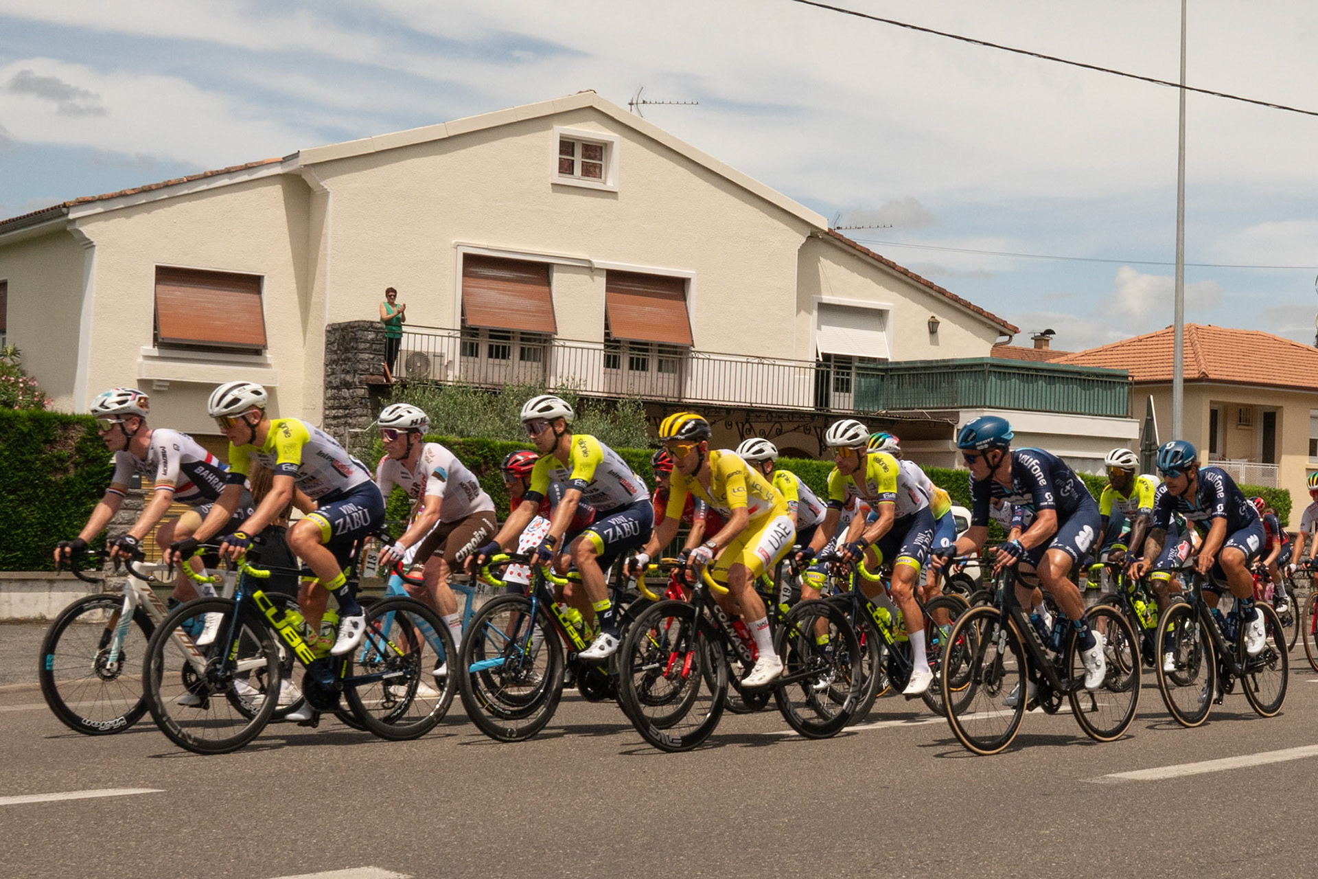 Yellow Jersey Adam Yates in Stage 5