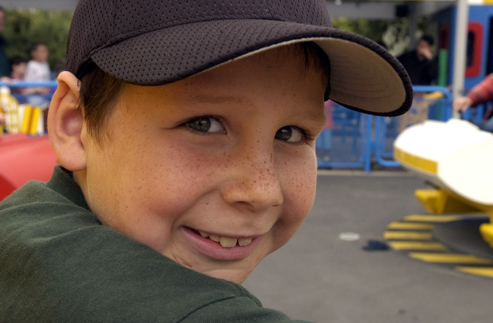 File name            :DSC_0057.JPG
File size            :1023.6KB(1048180Bytes)
Date taken           :2002/04/14 13:38:06
Image size           :2000 x 1312
Resolution           :300 x 300 dpi
Number of bits       :8bit/channel
Protection attribute :Off
Hide Attribute       :Off
Camera ID            :N/A
Camera               :NIKON D1H
Quality mode         :FINE
Metering mode        :Matrix
Exposure mode        :Programmed auto
Speed light          :No
Focal length         :35 mm
Shutter speed        :1/350second
Aperture             :F9.5
Exposure compensation:0 EV
White Balance        :Cloudy
Lens                 :17 - 35 mm F 2.8
Flash sync mode      :N/A
Exposure difference  :0.0 EV
Flexible program     :No
Sensitivity          :ISO500
Sharpening           :Normal
Image Type           :Color
Color Mode           :Mode II(Adobe RGB)
Hue adjustment       :3
Saturation Control   :N/A
Tone compensation    :Less contrast
Latitude(GPS)        :N/A
Longitude(GPS)       :N/A
Altitude(GPS)        :N/A