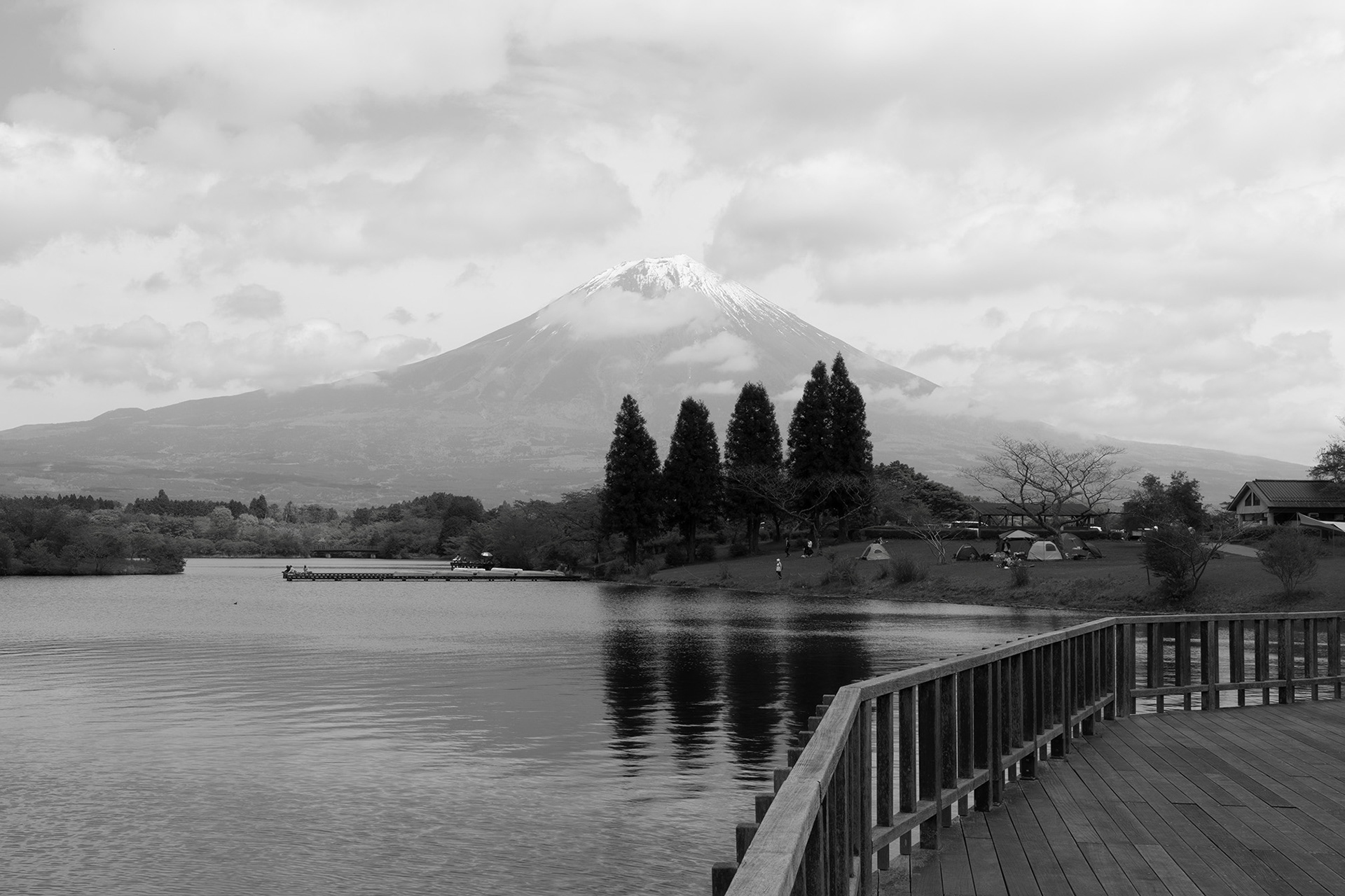 Canon R + RF24-105mm, ISO100 F18 1/20 -0.33EV