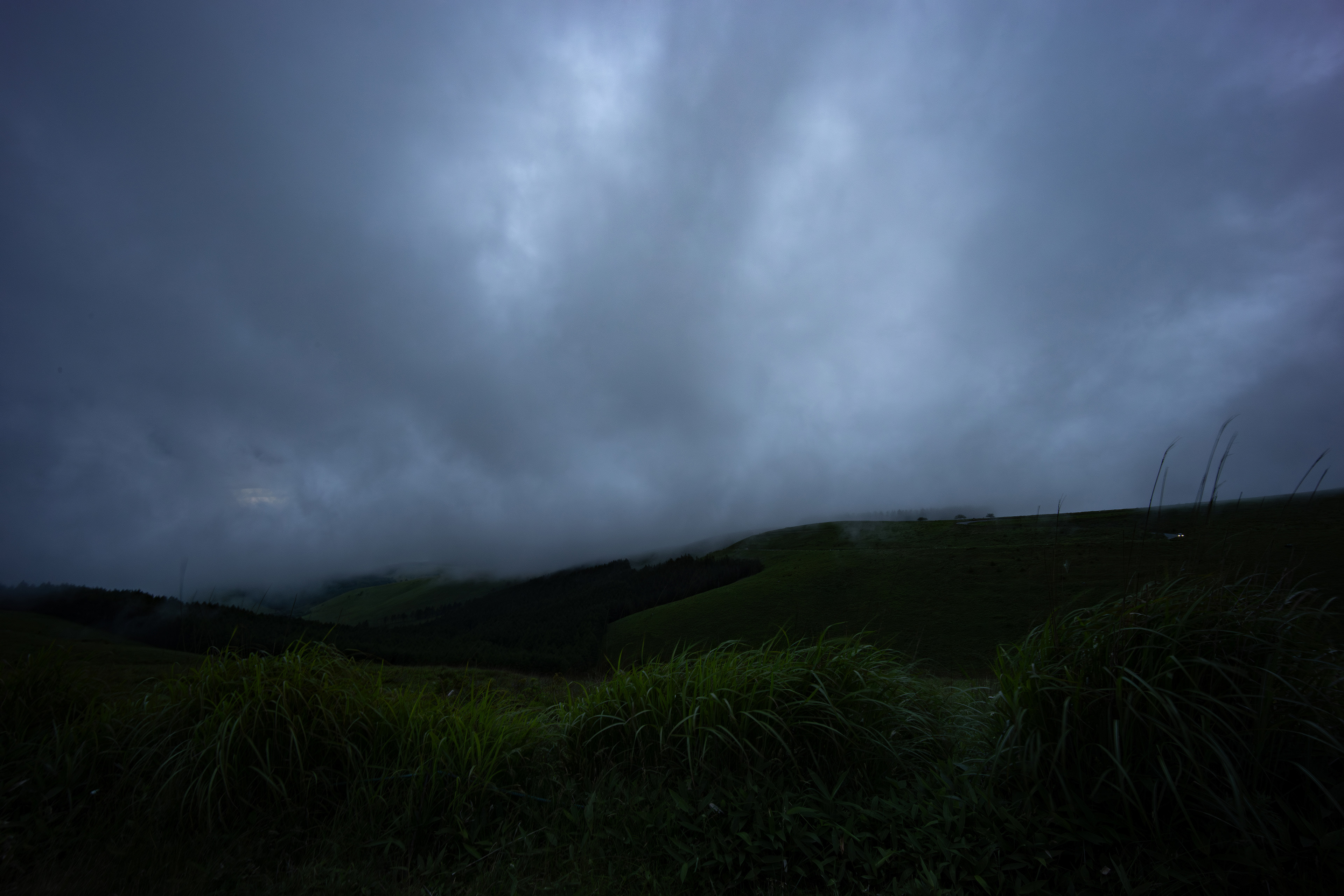 Canon EOS R +  LAOWA 15mm F2 Zero-D, ISO800 1/6