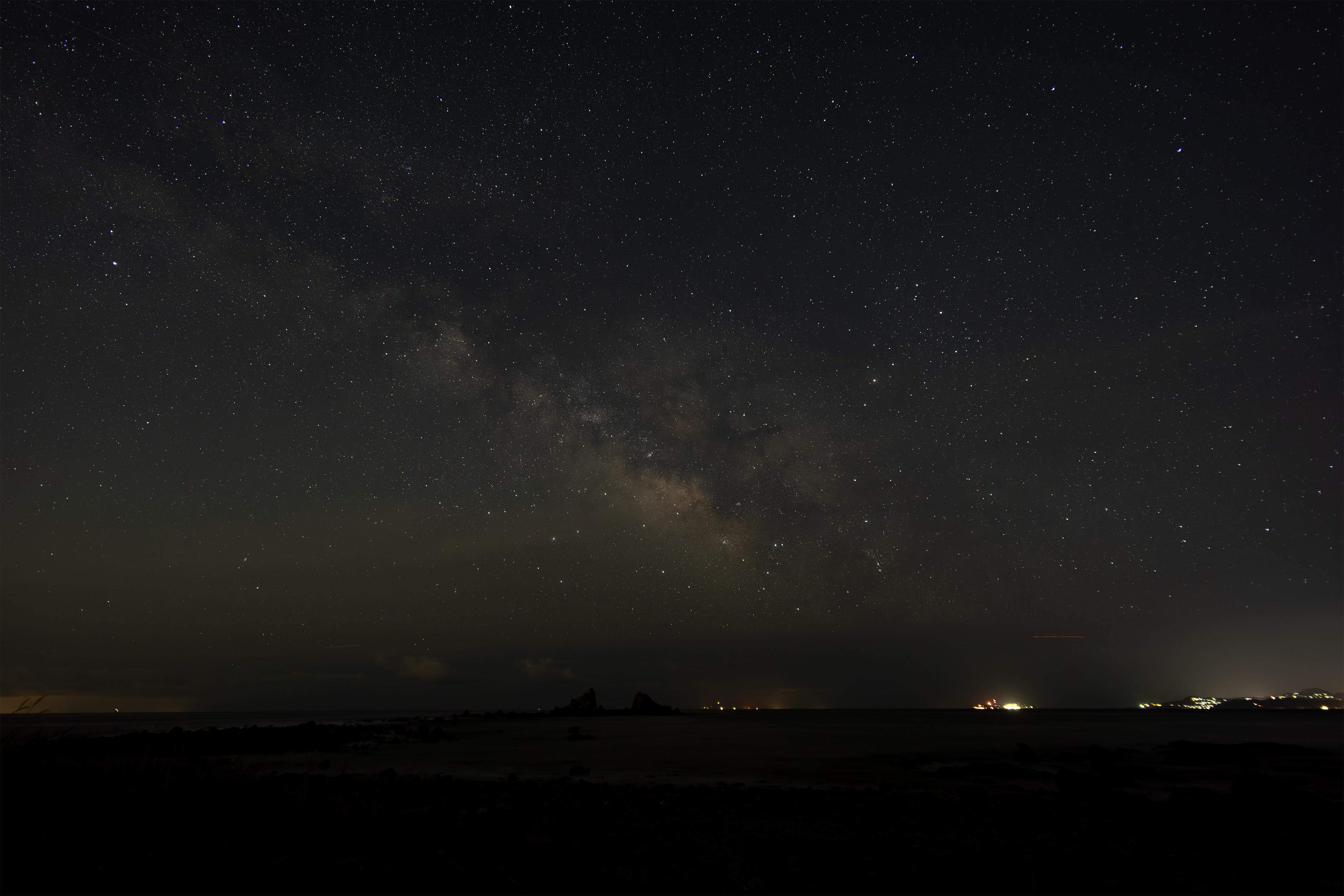 Canon EOS R +  LAOWA 15mm F2 Zero-D, ISO1000 F2 25sec