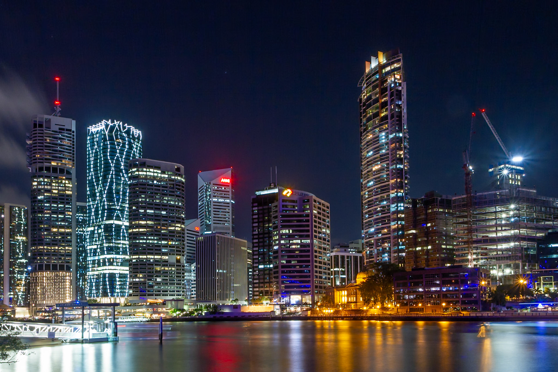 A walk around Brisbane City in the evening.