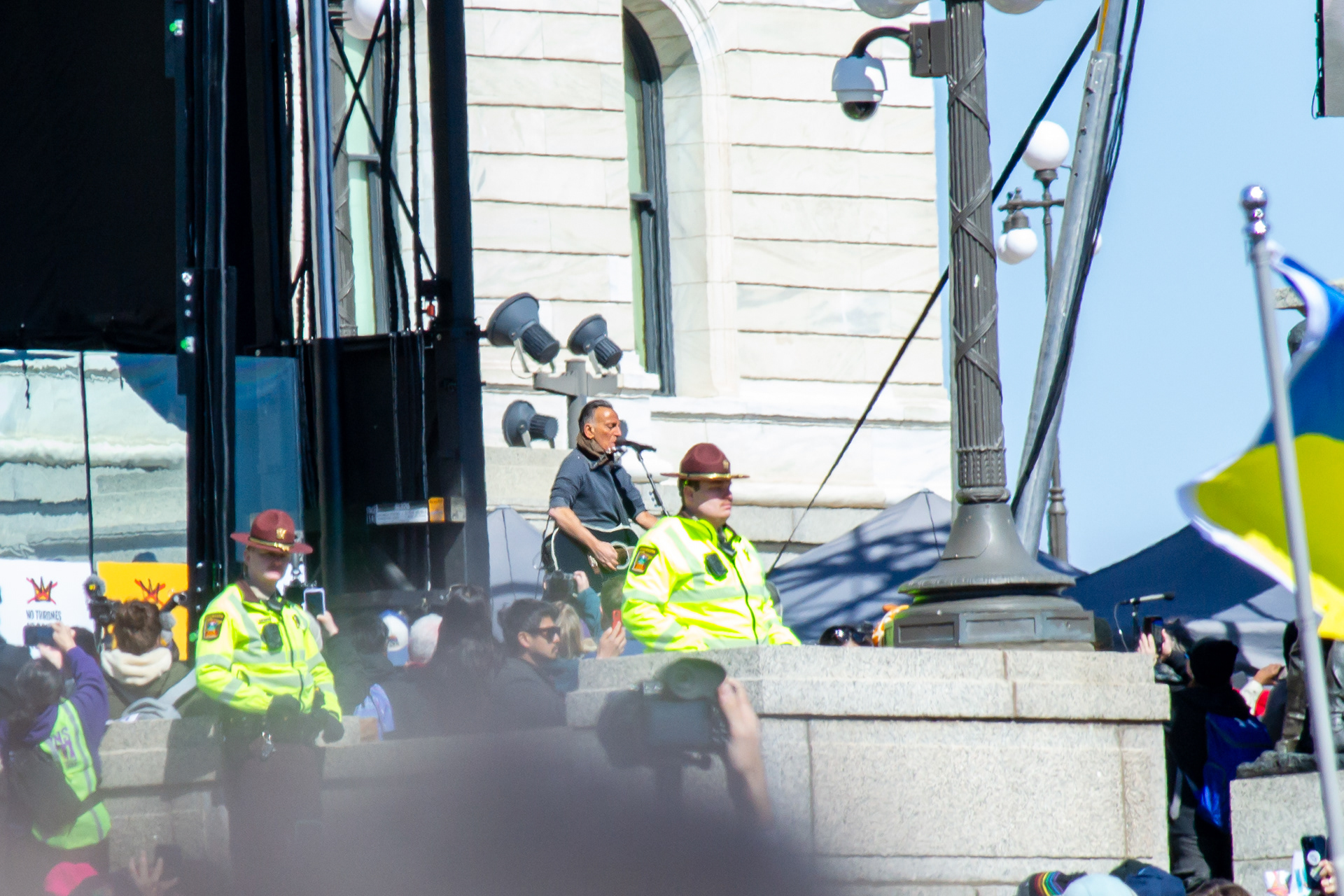 Bruce Springsteen singing "Streets of Minneapolis"