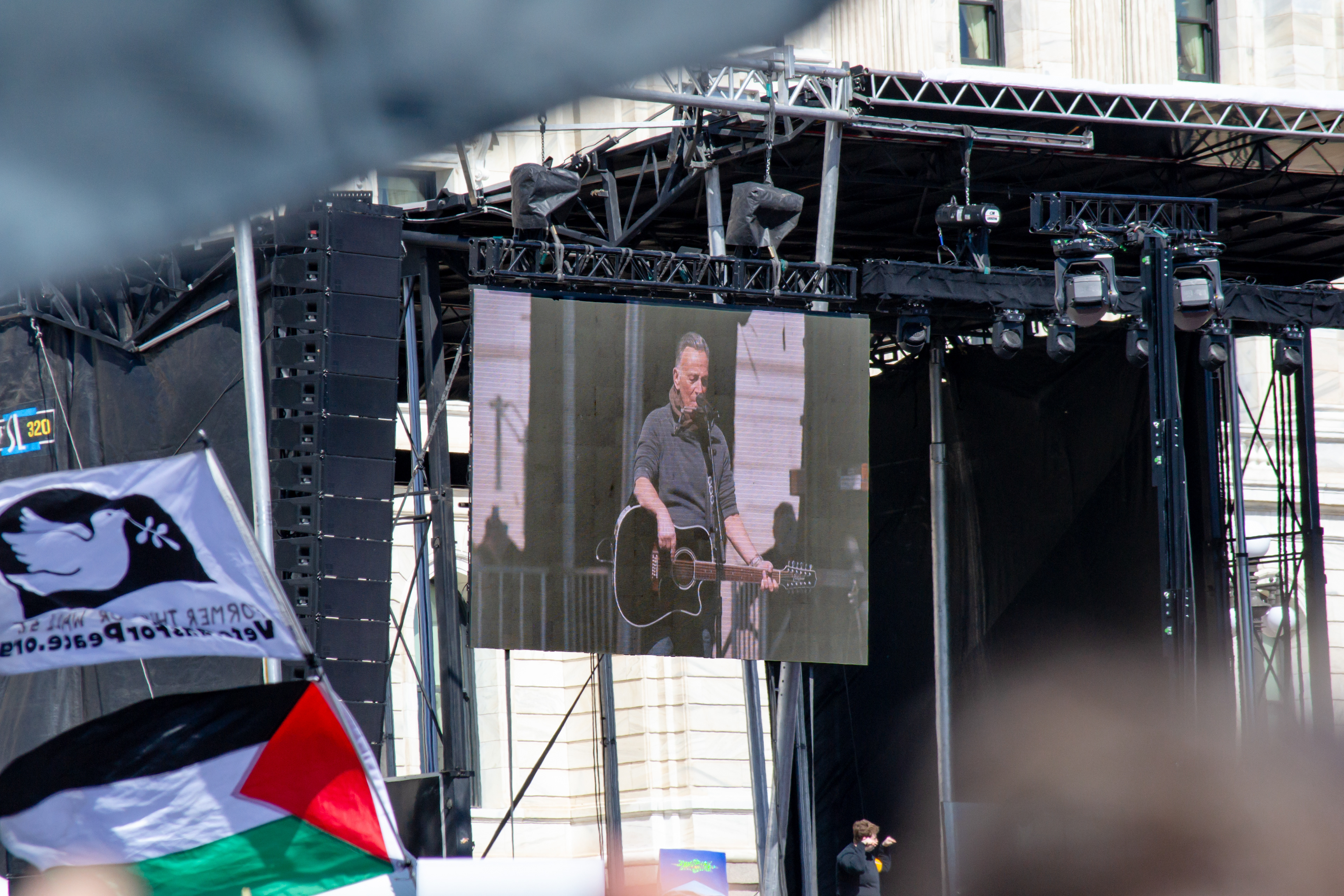 Bruce Springsteen singing "Streets of Minneapolis"