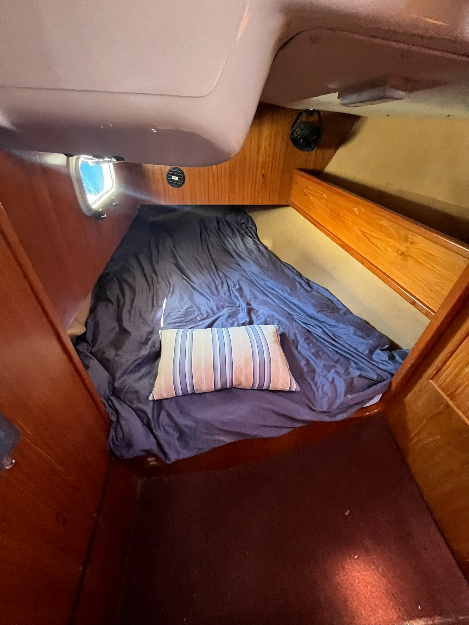 Port 1/4 berth