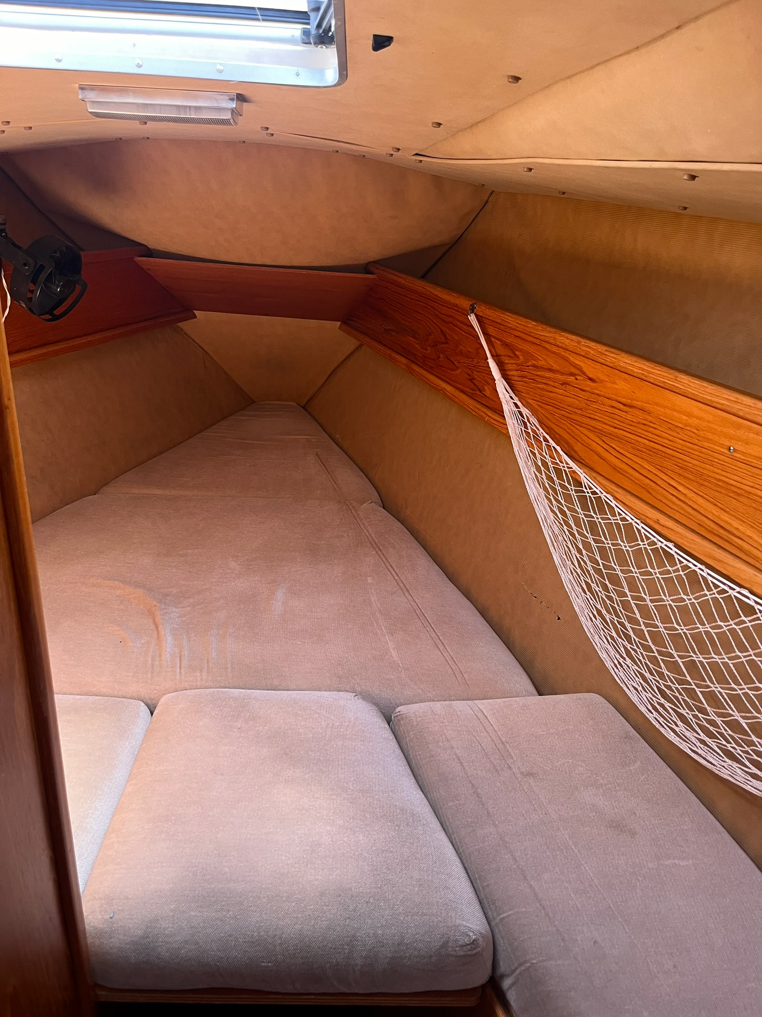 V berth