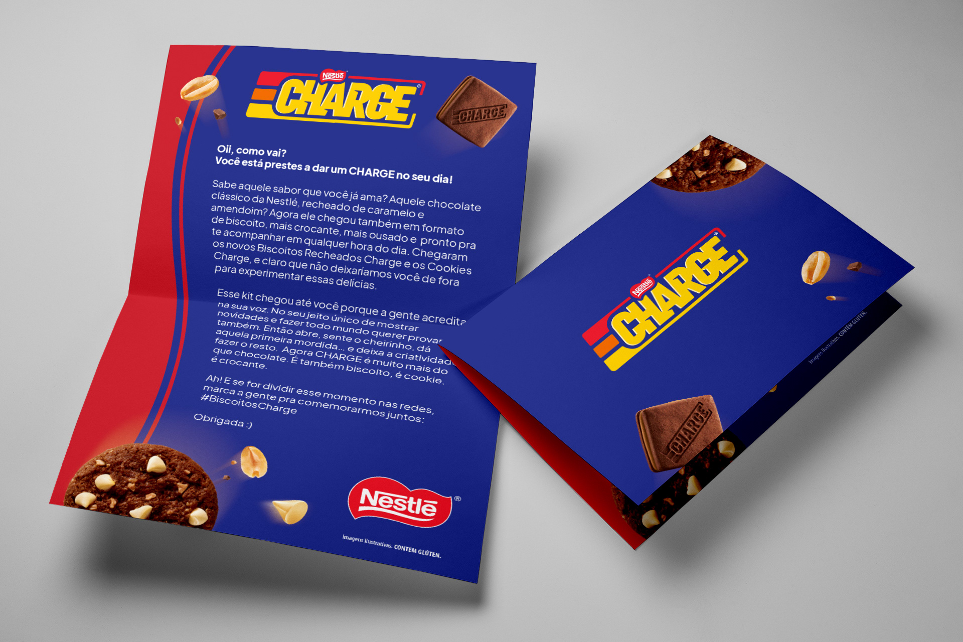 Cartinha Biscoitos Nestlé Charge, folder frente e verso.
