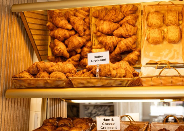 Patisserie La Cigogne, 1419 Danforth Ave