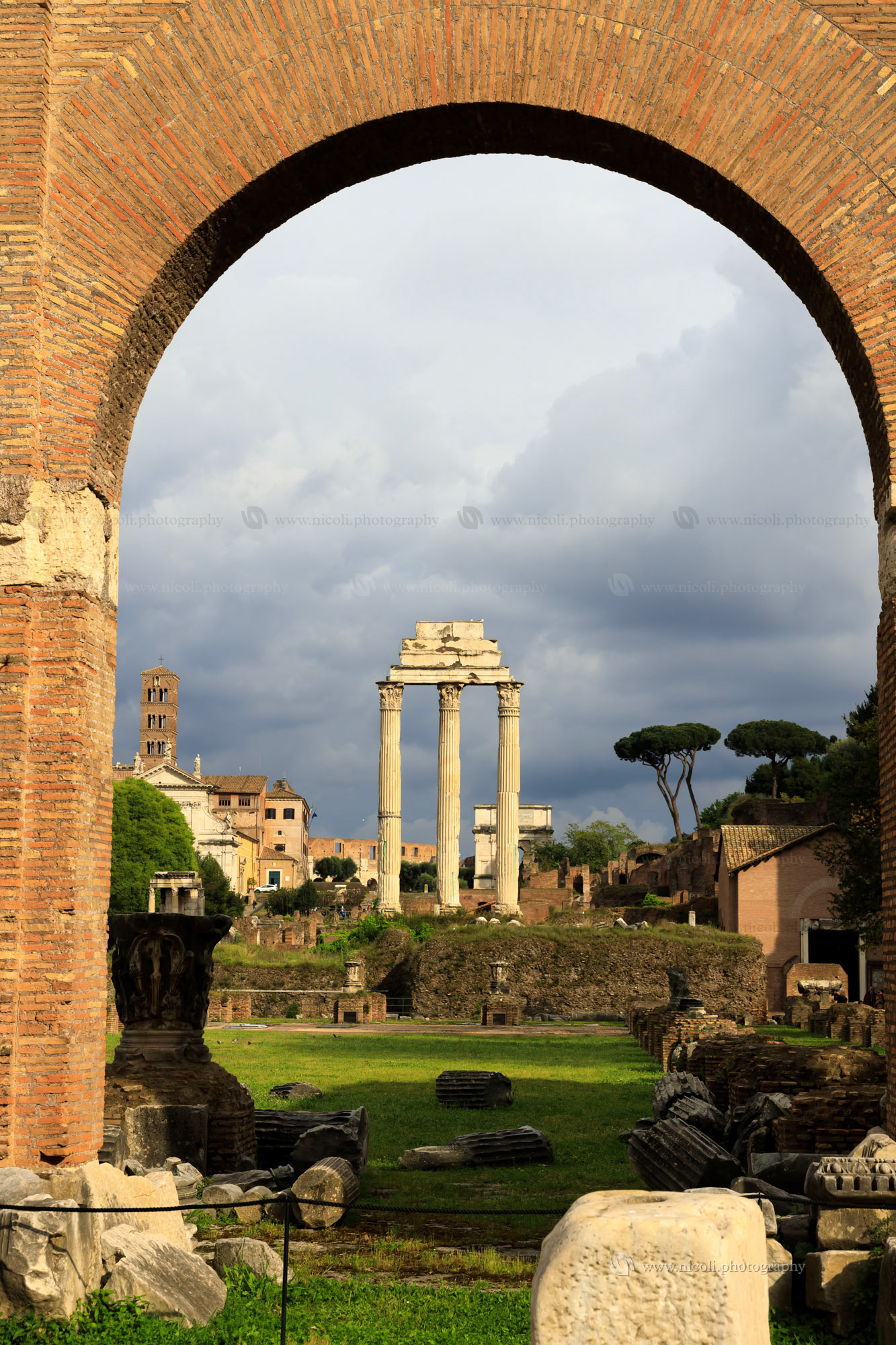 The impressive ruins of the Roman Forum