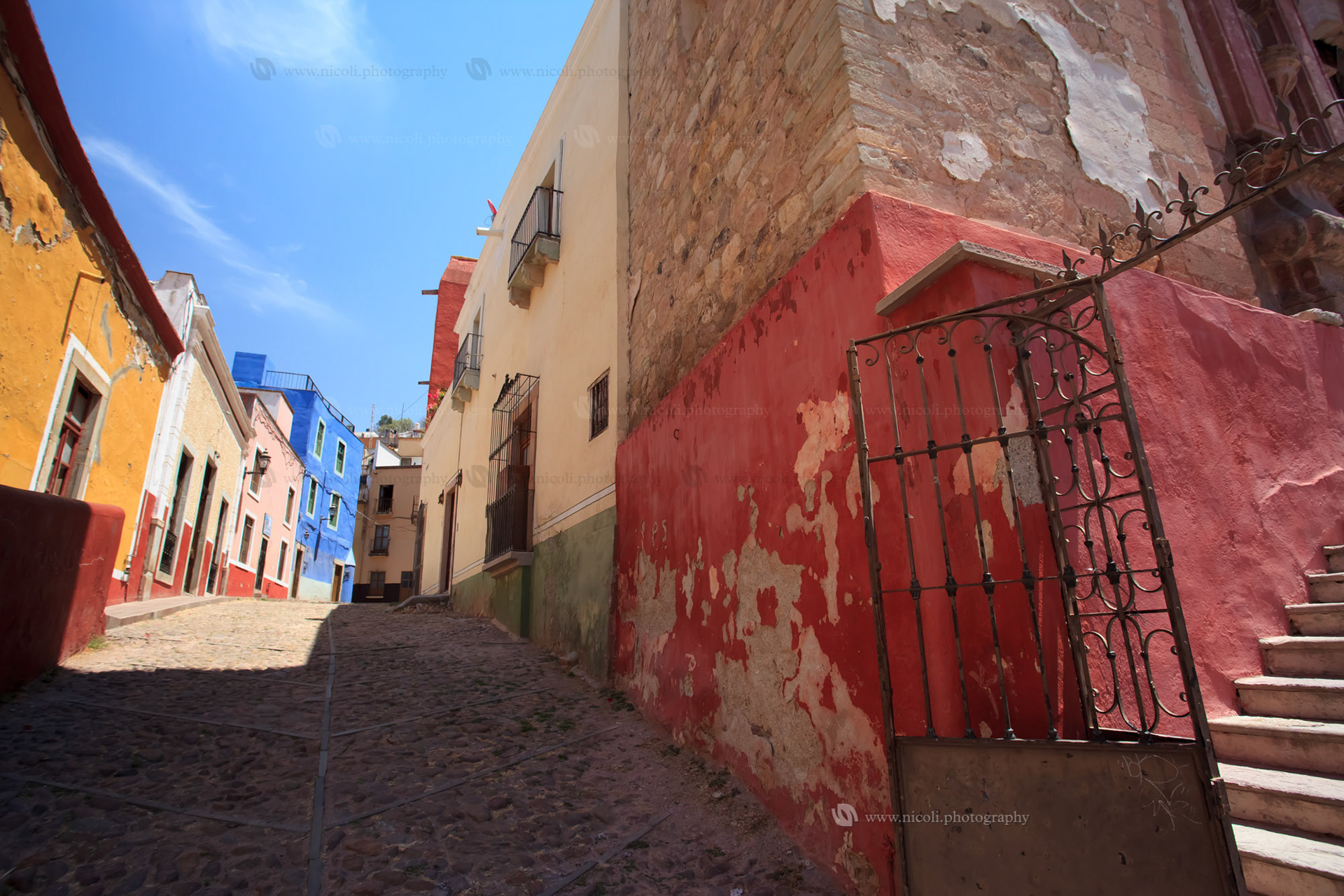 Street and houses in the historic town of Guanajuato, Mexico.
