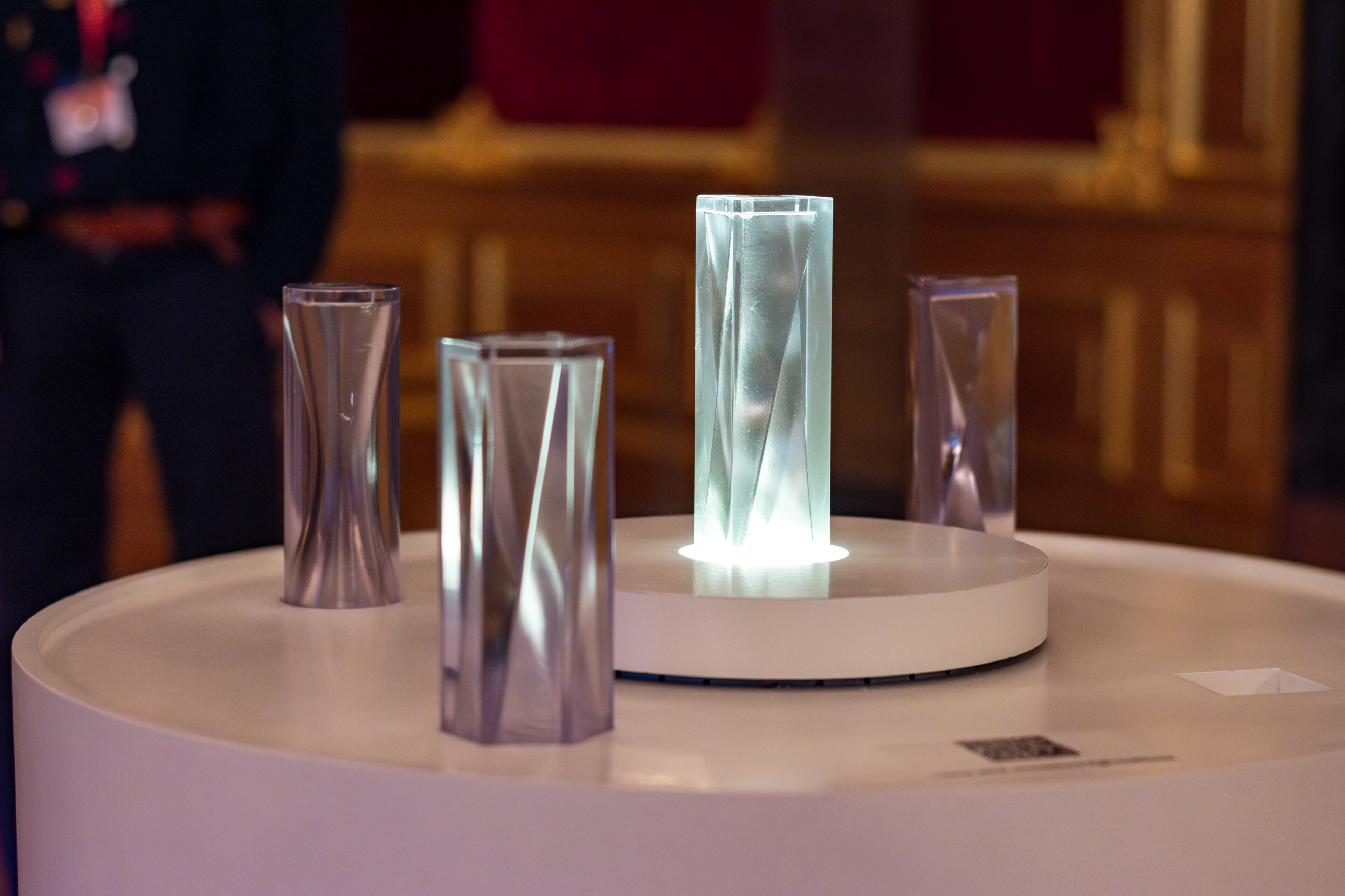 Photo: https://www.franzferdinandrichter.com/ghostbox/