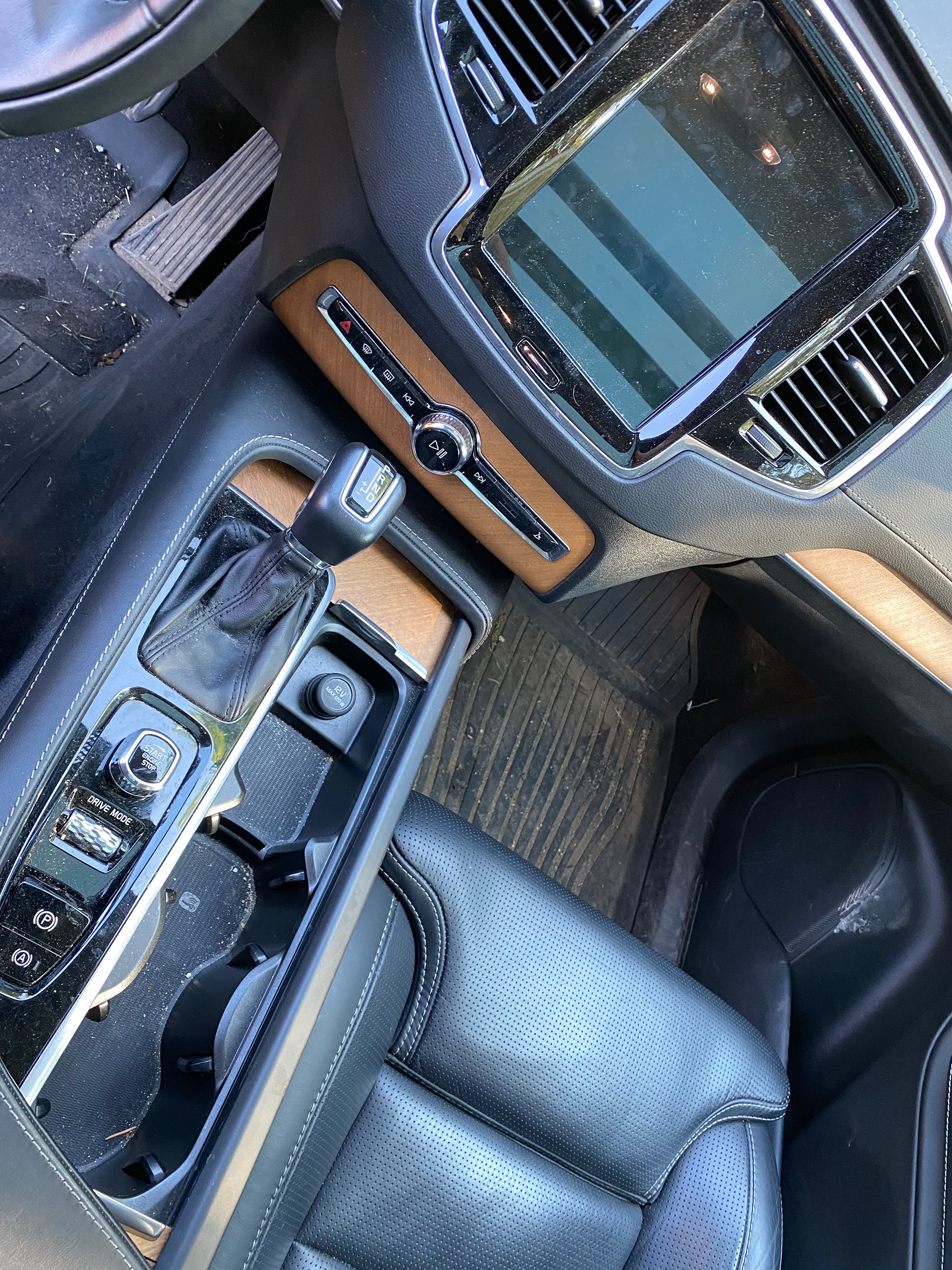 Volvo XC90 console before
