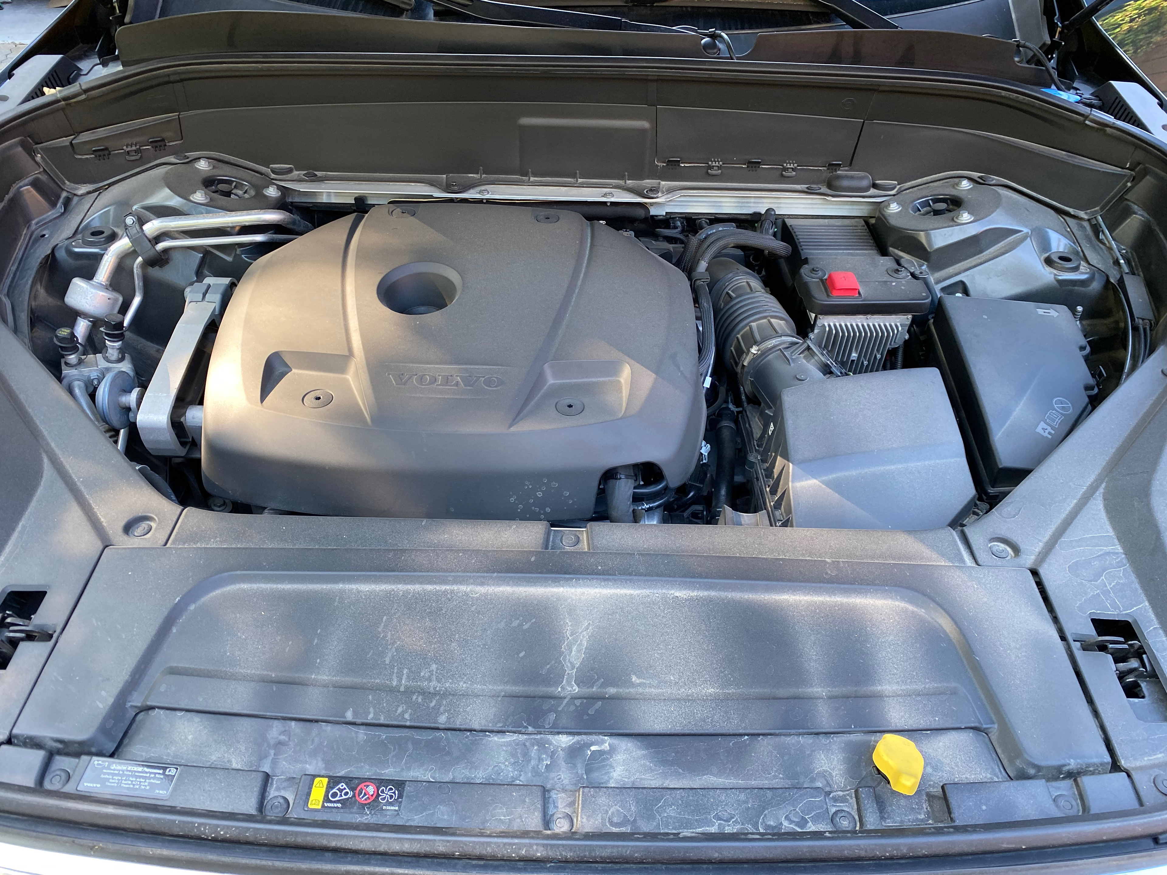 Volvo XC90 engine bay before